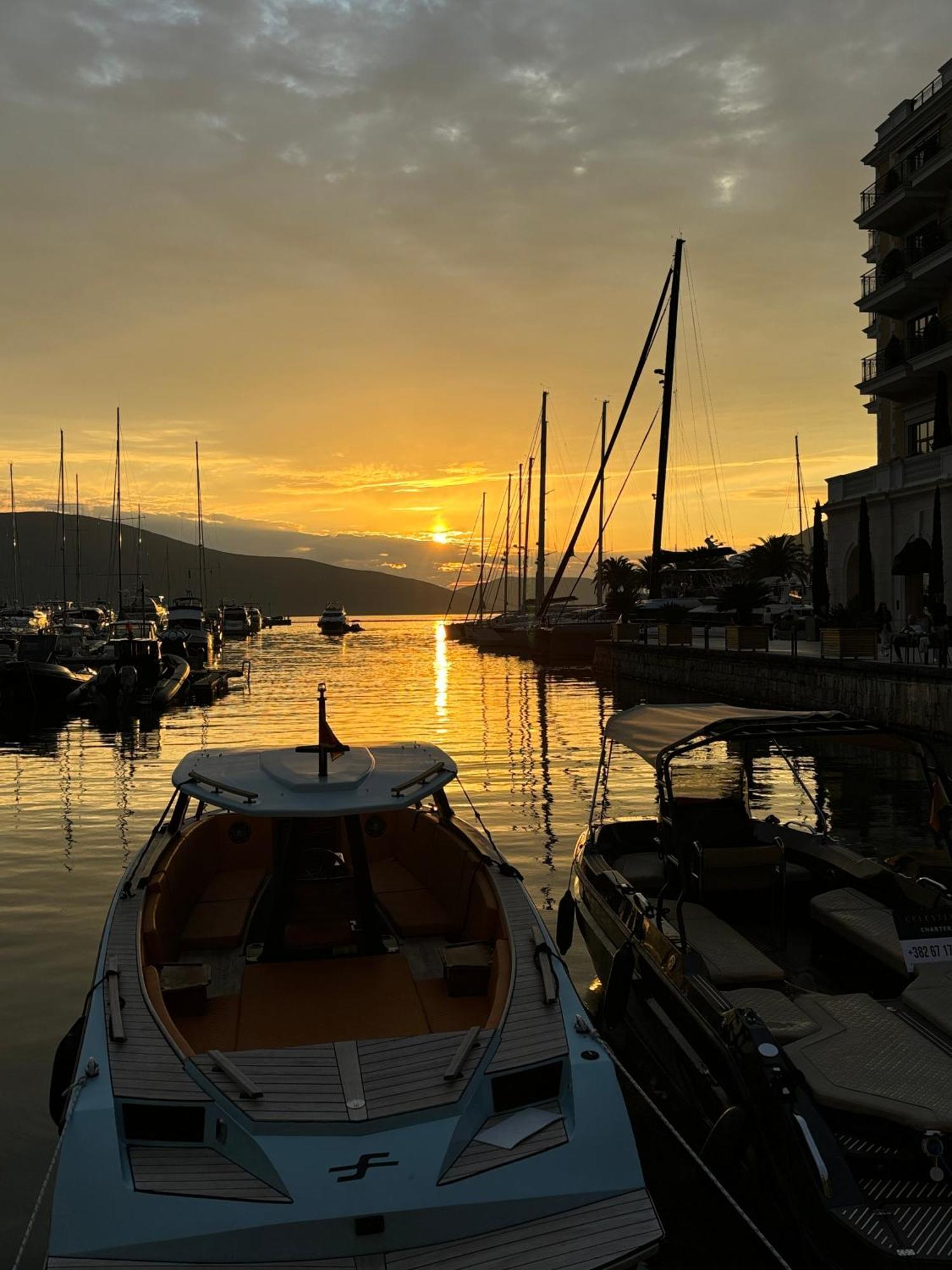 Porto Montenegro Luxury 1 Bedroom Apartment Tivat Exteriör bild